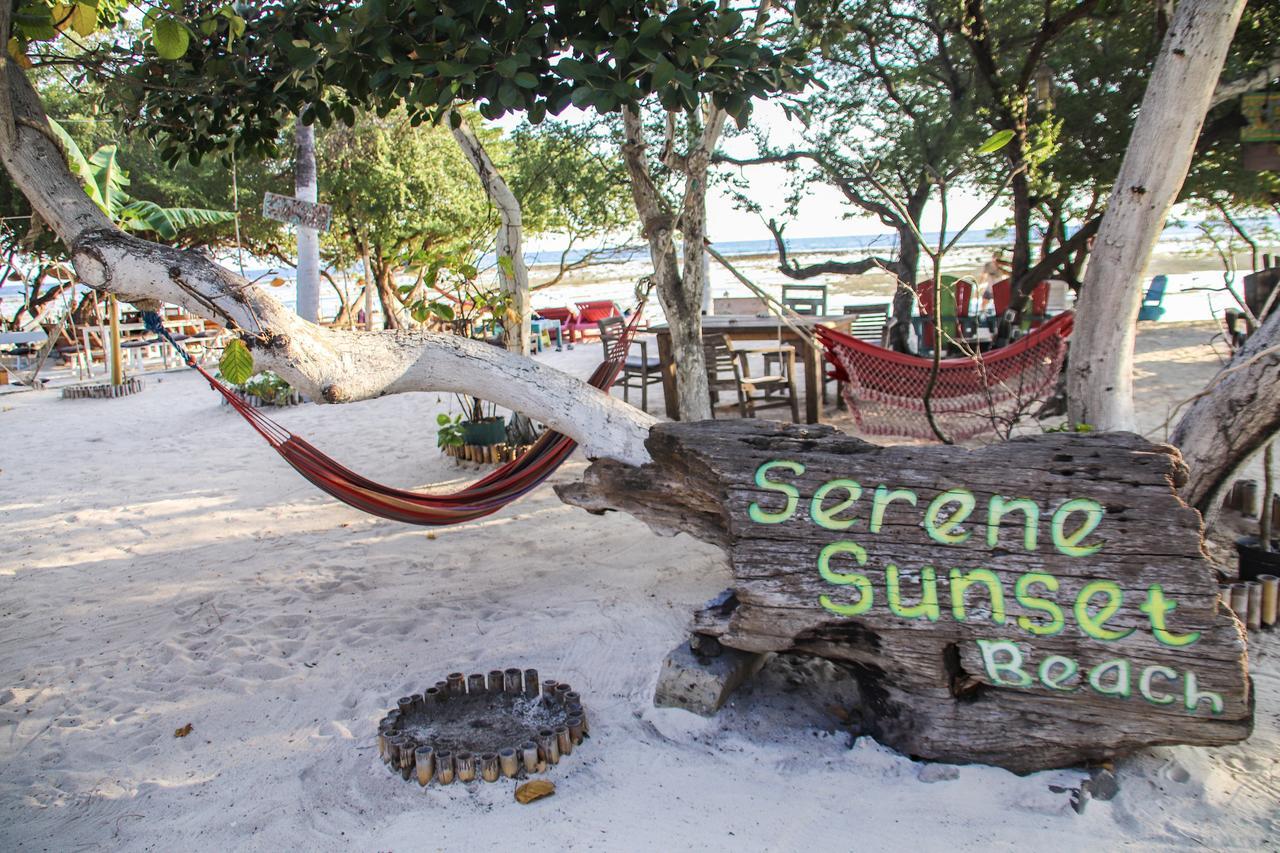 Serene Beach Villa Гілі-Траванган Екстер'єр фото